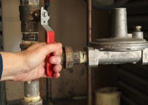 Read more about the article Emergency Home Repairs: Steps To Ensure Safety Before Calling Professionals