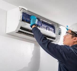 air conditioner technician